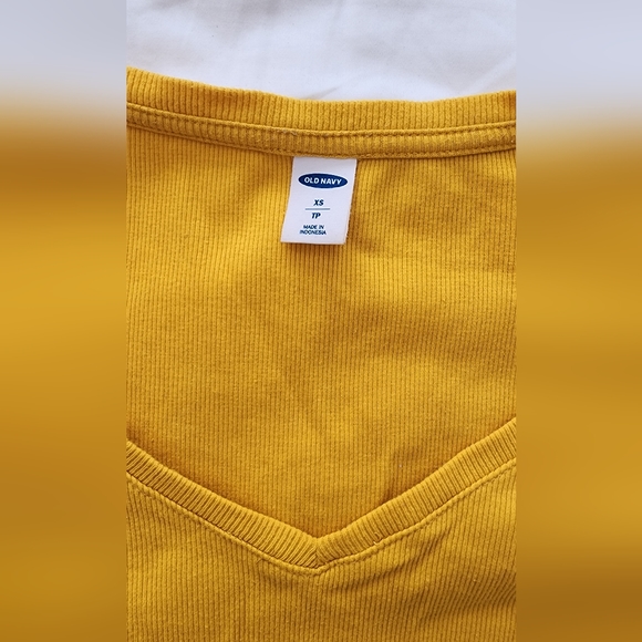 Top - Picture 2 of 4